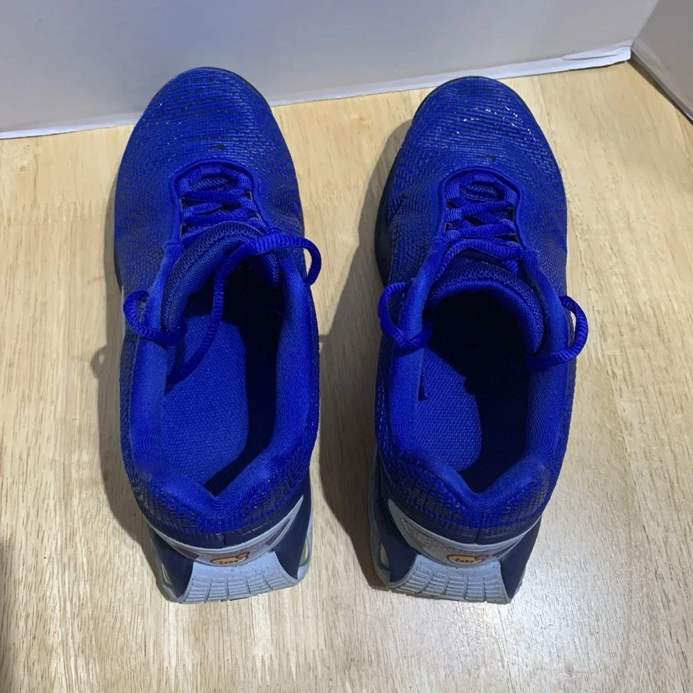 Nike Air Max Dn Junior Blue Size 6Y Women 7.5 FB8987-400 Minuscule Flaw